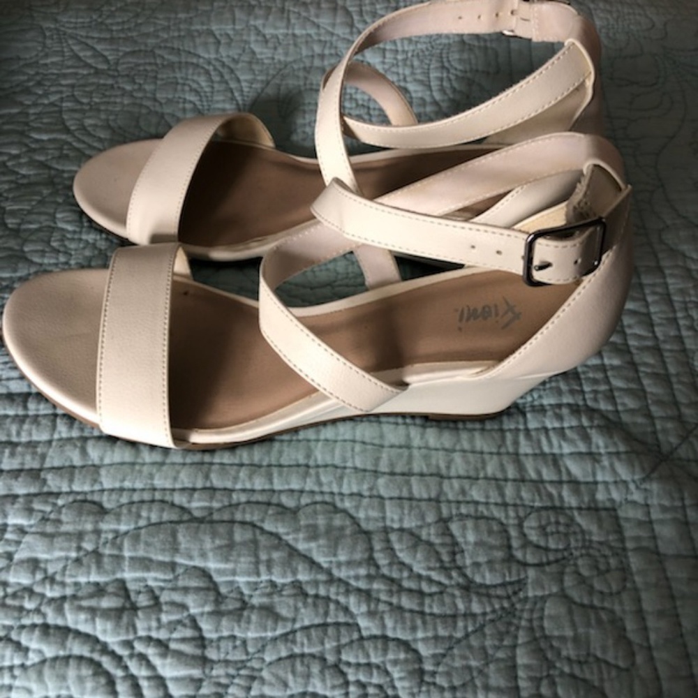 Shoes - Picture 3 of 3